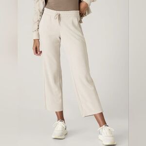 Athleta Seasoft Straight Cropped Pant